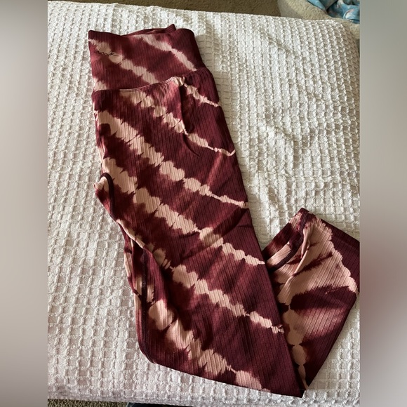 PINK Capri leggings, large - Picture 1 of 3